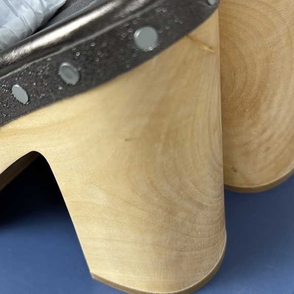 PAIGE Alex Platform Clogs in Gunmetal Suede. - Picture 10 of 15